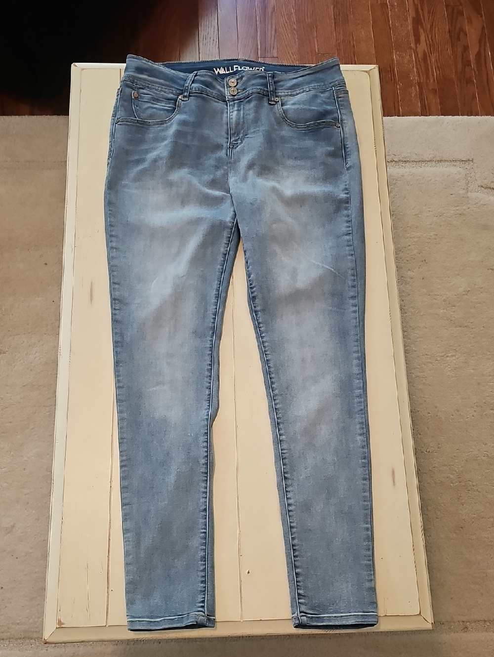 Wallflower Light Wash Faded Blue Softest Skinny Jeans, Juniors 15Long, Like New!